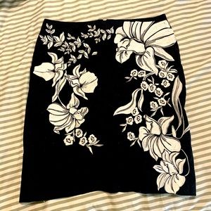 Black and White Floral Pencil Skirt